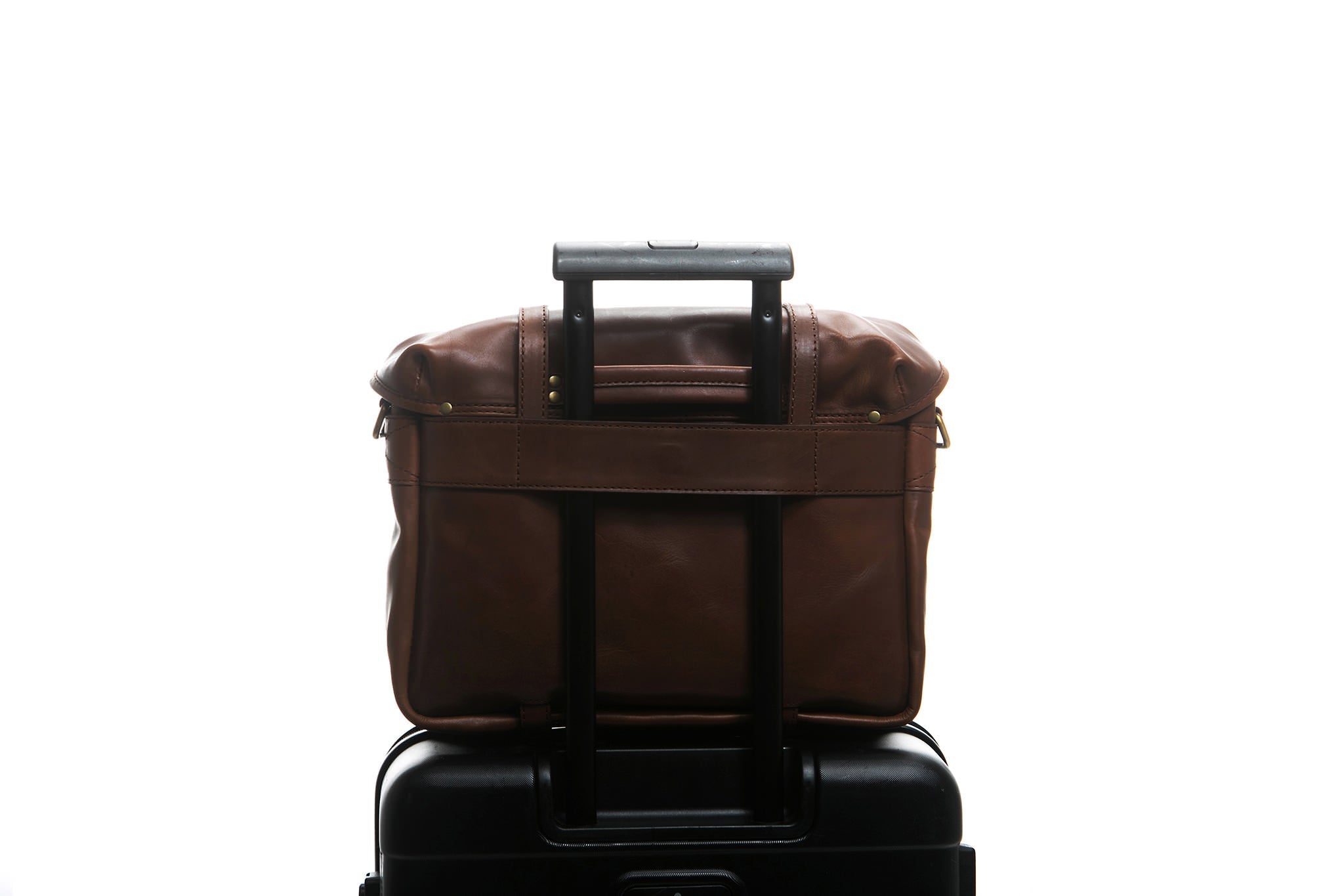 Traveling made easy with a Cravar bag.