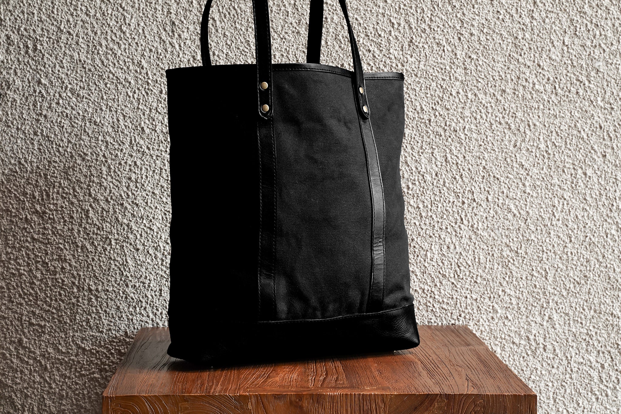 Slim Tote/Black - Waxed Twill - 3 Weeks Preorder