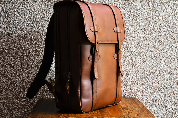 Urbanpack L/Vintage Brown - 2 Weeks Preorder