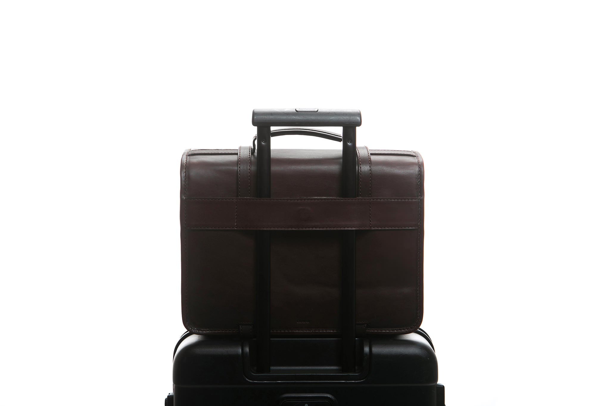 Traveling made easy with a Cravar bag. Function shown here with an older Rana model.